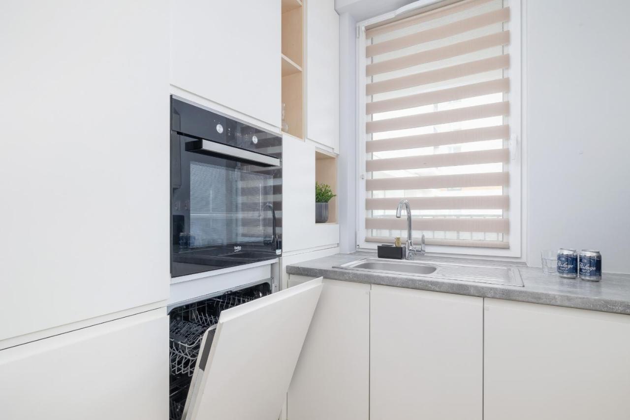 Osiedle Avia Harmonious Apartment With Balcony & Parking Cracow By Renters Prestige Krakow Bagian luar foto