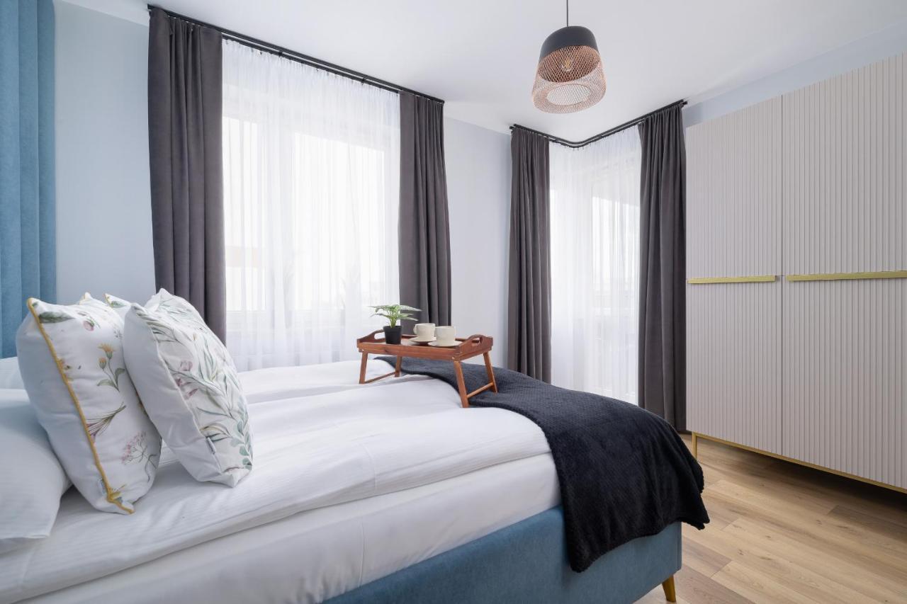 Osiedle Avia Harmonious Apartment With Balcony & Parking Cracow By Renters Prestige Krakow Bagian luar foto